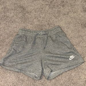 women’s xs nike shorts.